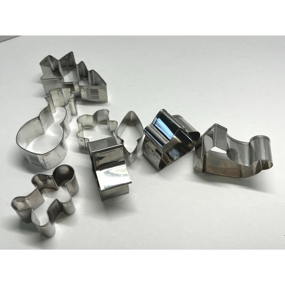 Vintage Christmas Cookie Cutters Lot of 8 Metal Star Bell Hat Snowman Bear Tree - Picture 12 of 13